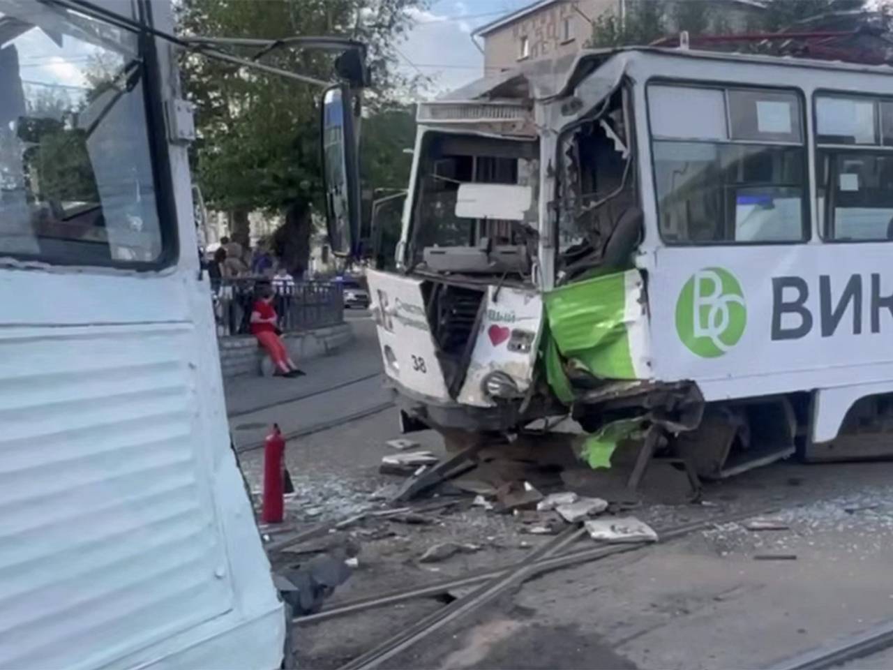 Два трамвая столкнулись в центре российского города и попали на видео