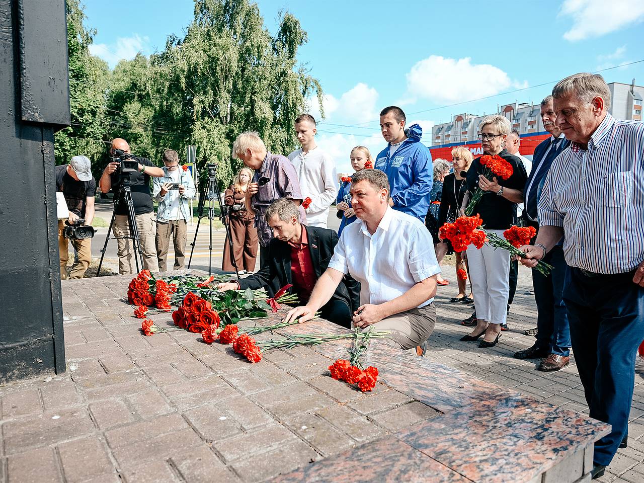 Куряне почтили память экипажа атомной подлодки &laquo;Курск&raquo;