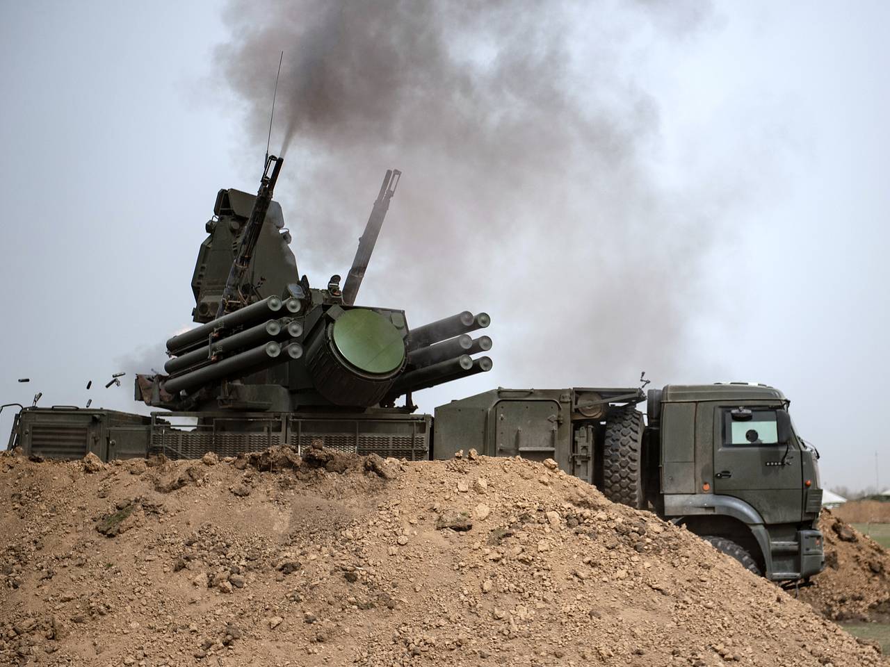 В Крыму объявили ракетную опасность