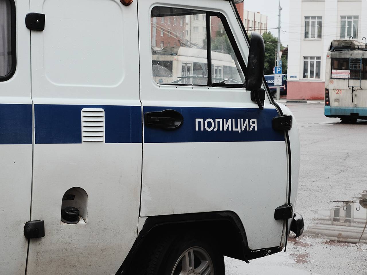 Российские школьницы угрожали расправой 15-летней девушке