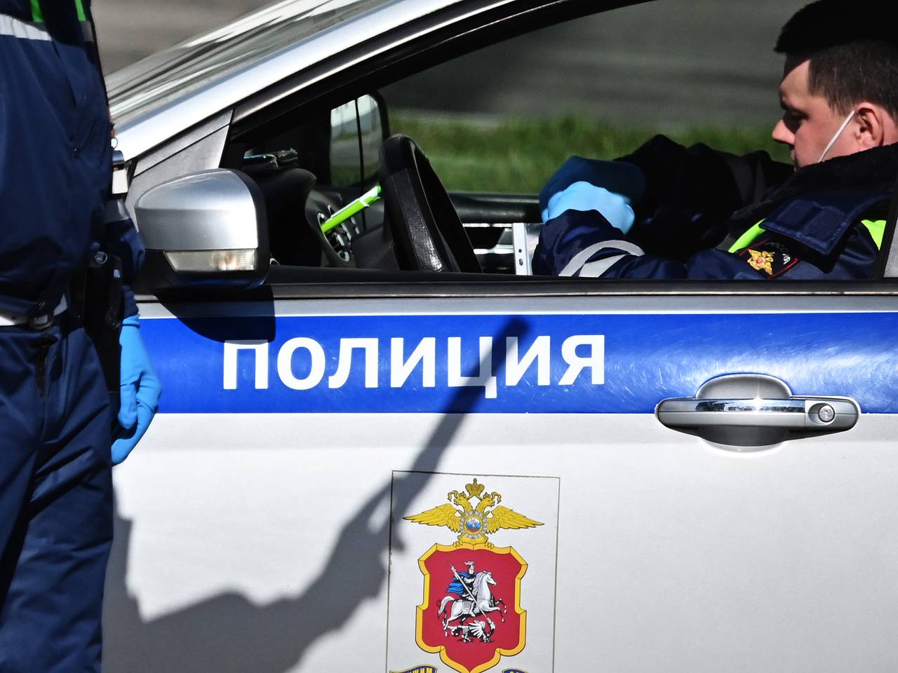 Российский школьник избивал одноклассника и угрожал его сестре перед камерой