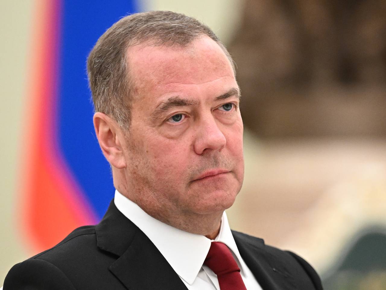 Медведев рассказал о возможных последствиях блокировки спутниковой группы &laquo;Рассвет&raquo;