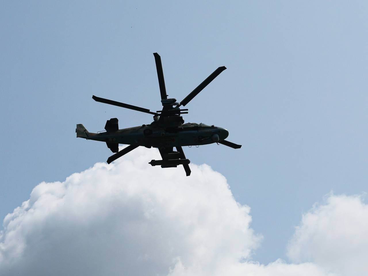 Вертолет Ми-8 совершил жесткую посадку в российском регионе