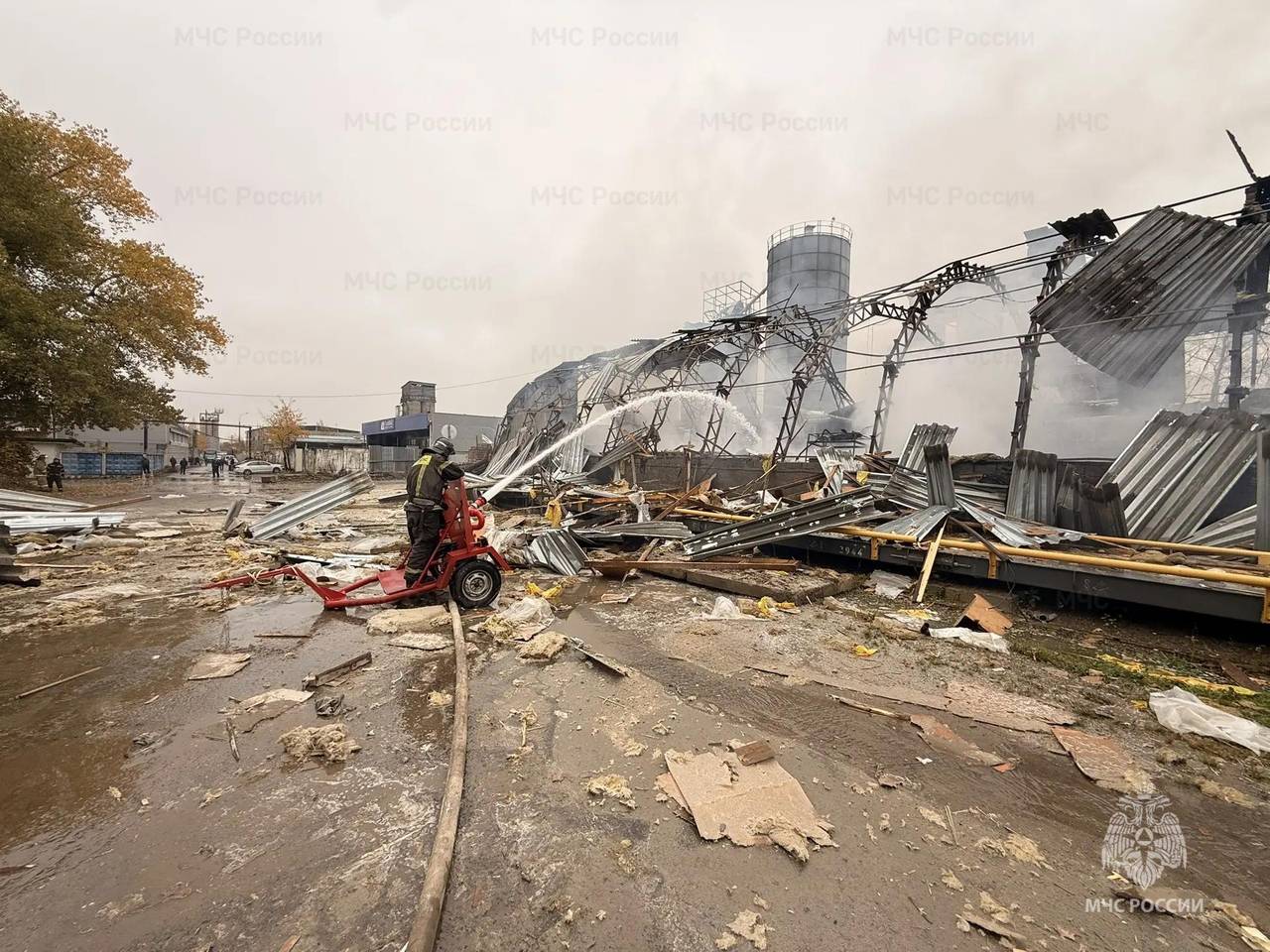 Очевидцы фразой «взрывы идут один за другим» описали мощный пожар в Подмосковье