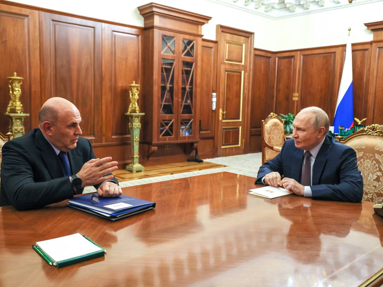 Перестановки в правительстве